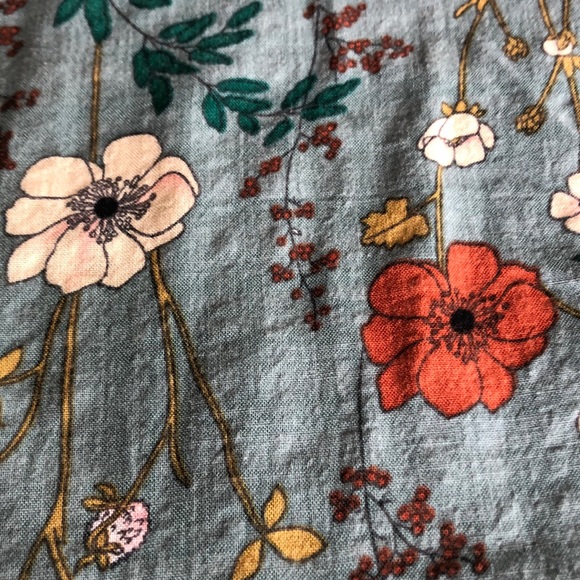 Flowery Top 🌼 - Picture 5 of 5